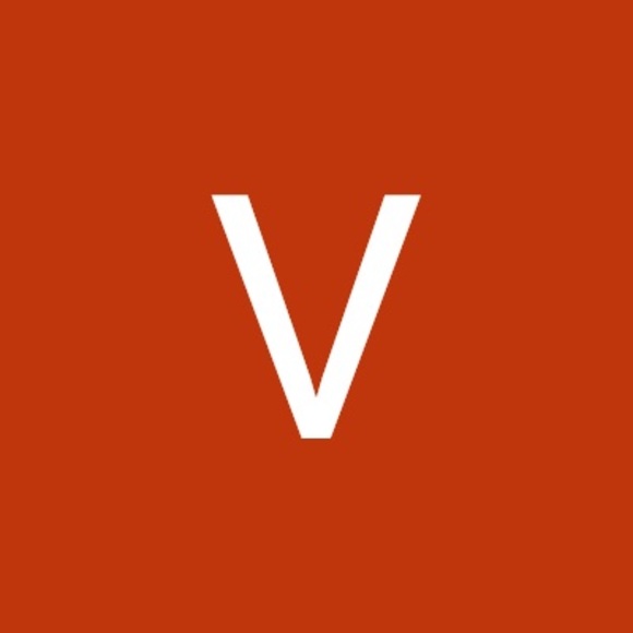 Profile Picture of Victoria Ekeya (@savecourses) on Poshmark