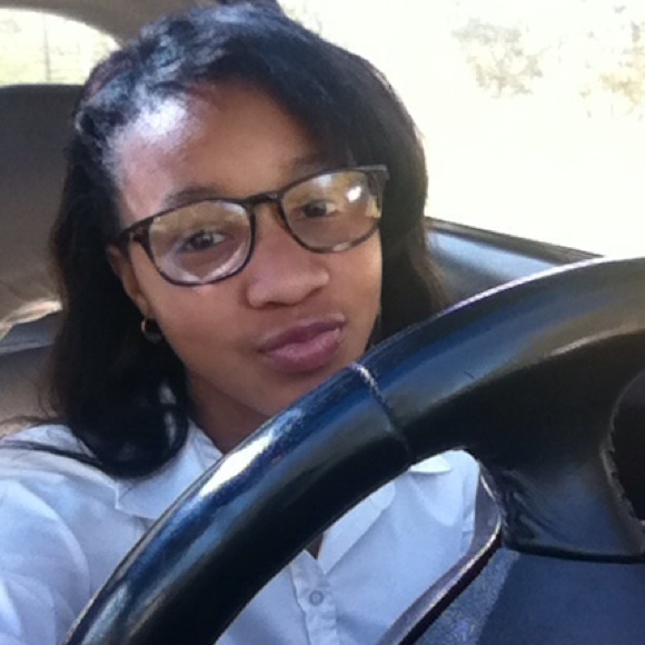 Profile Picture of Adreama Hall (@colormedreama) on Poshmark
