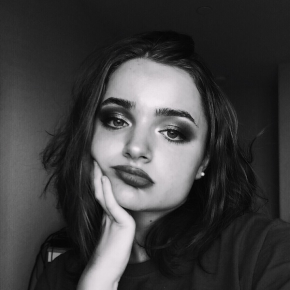 Profile Picture of Amanda Fudala (@amandafudala) on Poshmark
