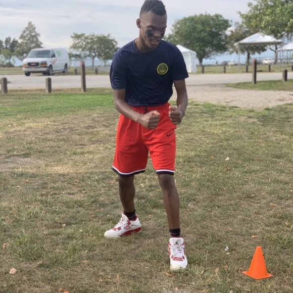 Profile Picture of Isaiah Craig (@zaycraig) on Poshmark