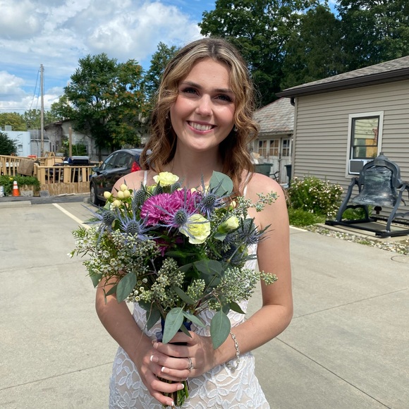 Profile Picture of Mackenzie Loper (@mkm142001) on Poshmark