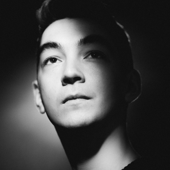 Profile Picture of Adam Crawford (@adamcrawford) on Poshmark