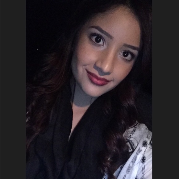 Profile Picture of Pamela Cisneros (@pamela_21) on Poshmark