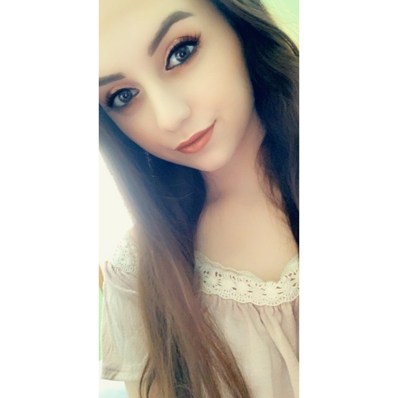 Profile Picture of Danielle Shorkey (@danliz7991) on Poshmark