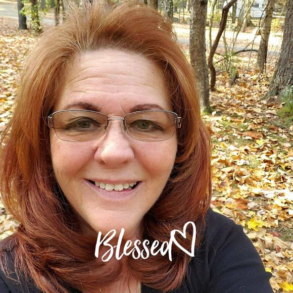 Profile Picture of Diane Rastelli (@rastelli_diane) on Poshmark