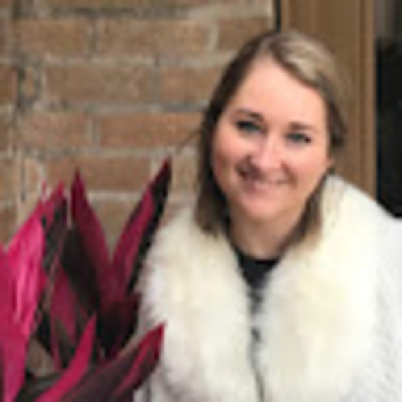 Profile Picture of Laura Wipff (@wipffkl) on Poshmark