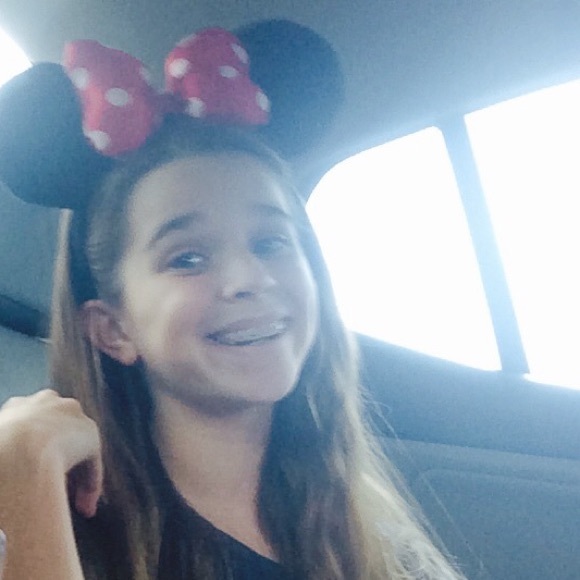 Profile Picture of Alison Colbert (@alisonakagrace) on Poshmark