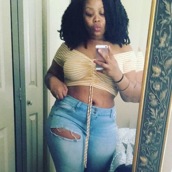 Profile Picture of Kenteaka Simon (@kenteakaasimon) on Poshmark