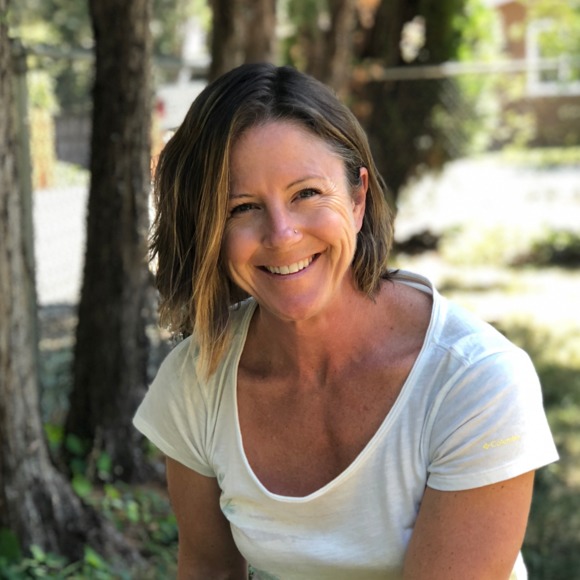 Profile Picture of Jennifer Veerkamp (@jennveerkamp) on Poshmark