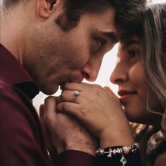 Profile Picture of Claudia Chapman (@claudia9889) on Poshmark