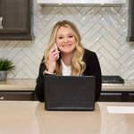 Profile Picture of Amber Gatlin Rodriguez (@agentambersells) on Instagram