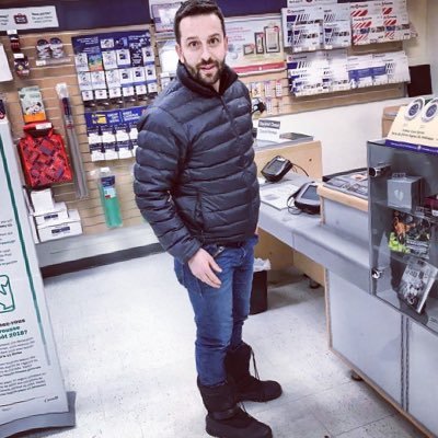 Profile Picture of Dan Verville (@dvcomedy) on Twitter