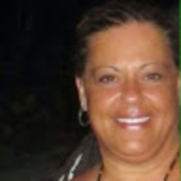 Profile Picture of Mirella Perri (@mirellap67) on Poshmark