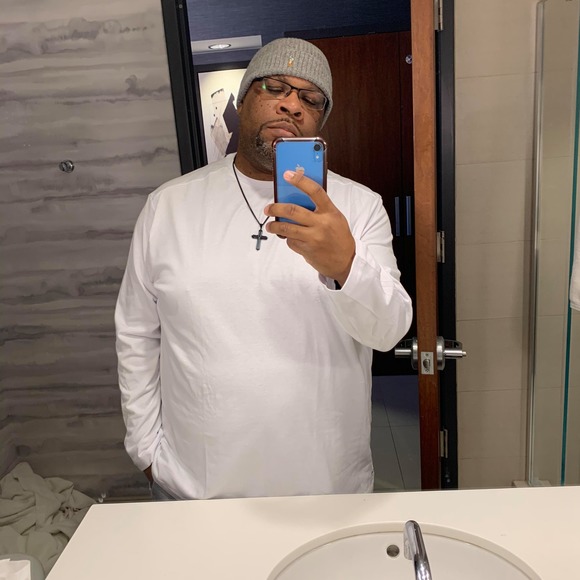 Profile Picture of Aaron Johnson (@video_80) on Poshmark