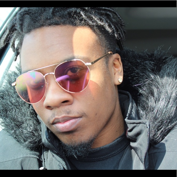 Profile Picture of Erik Black (@jrosefashion) on Poshmark