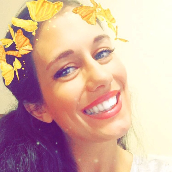 Profile Picture of Kayla Beilby (@kbeilby2215) on Poshmark