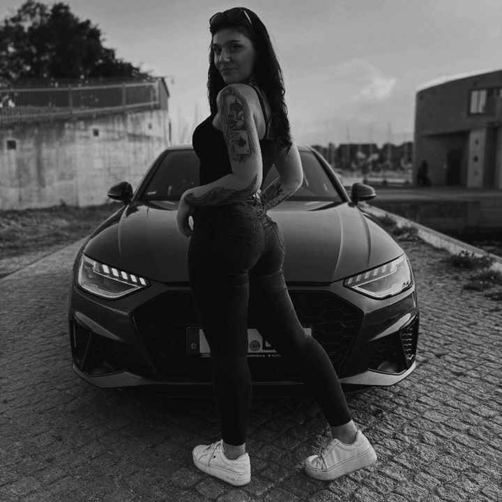 Profile Picture of Lisa 🖤 (@_lisaheller) on Tiktok