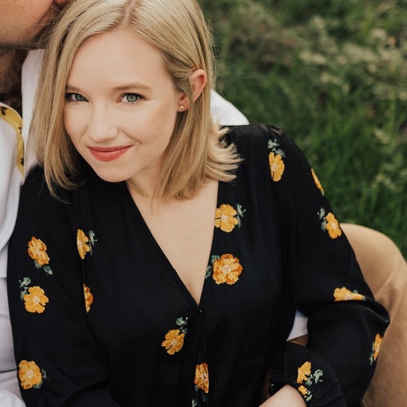 Profile Picture of Whitney Gully (@whitneysgully) on Poshmark