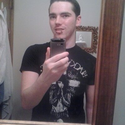 Profile Picture of Chris Herold (@ChrisxDarkness) on Twitter