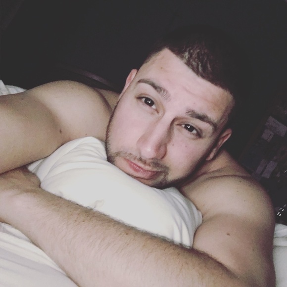 Profile Picture of Matthew Shea (@mkvimatteo) on Poshmark