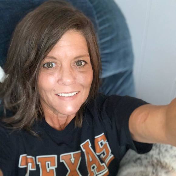 Profile Picture of Shawna Jordan (@strawbarrymom) on Poshmark