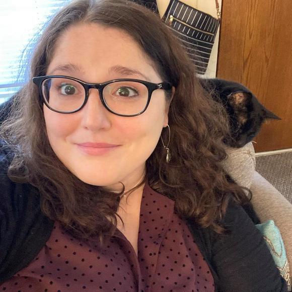 Profile Picture of Amanda Bidinger (@amanda_bidinger) on Poshmark