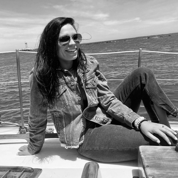 Profile Picture of Ali Cheney (@ali_cheney) on Poshmark