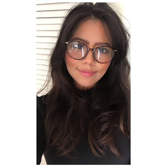 Profile Picture of Tatiana Quintero (@tatianaqs) on Poshmark