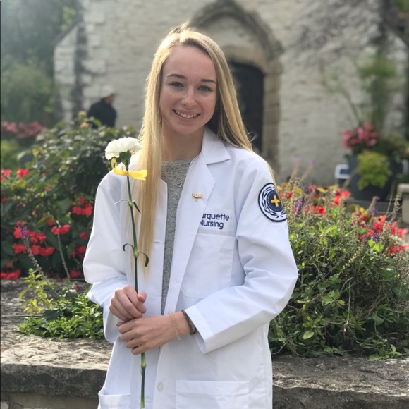 Profile Picture of Hadlee Linane (@hadleelinane) on Poshmark