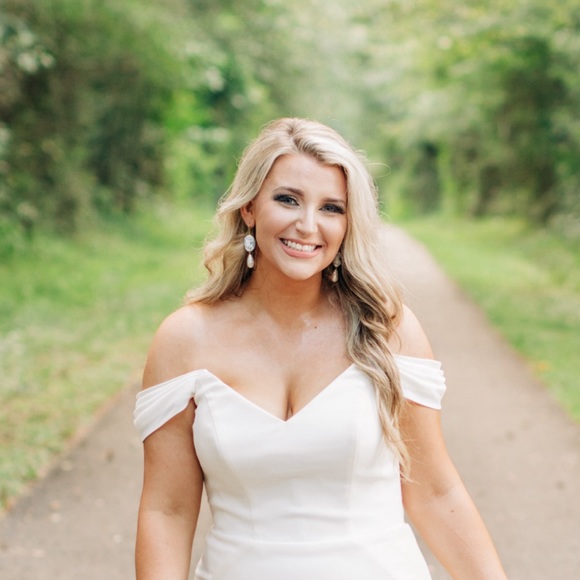 Profile Picture of Janna Graham (@sippigypsy8) on Poshmark