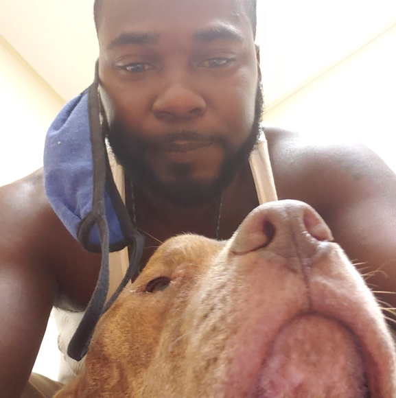 Profile Picture of Damien James (@damienjames01) on Poshmark