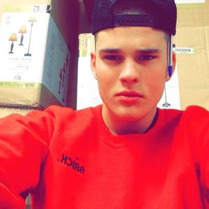 Profile Picture of Ryan Sonier (@saulnthebone) on Myspace