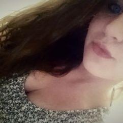 Profile Picture of Ashley Alverson (@JoSmileyy) on Twitter