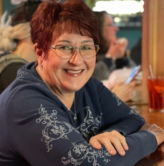 Profile Picture of Debra Kyle-reini (@tinkonthego) on Poshmark