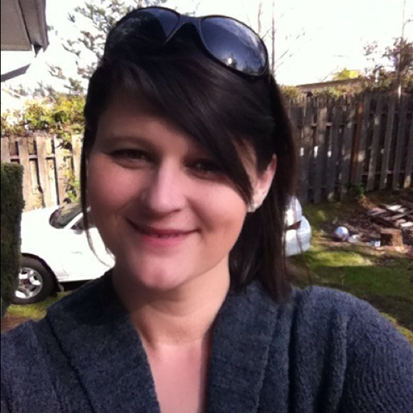 Profile Picture of Cherise Saunders (@reesie76) on Poshmark