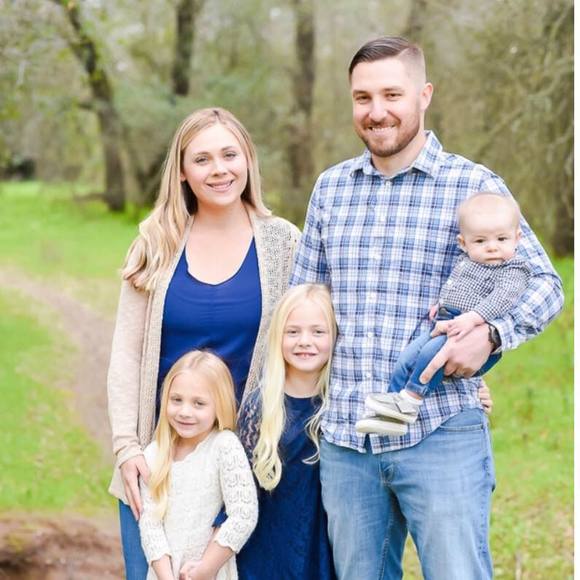 Profile Picture of Robin Penfield (@r_penfield) on Poshmark