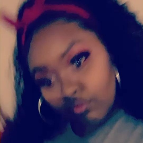 Profile Picture of Deandra Pipes (@poohpooh24) on Poshmark