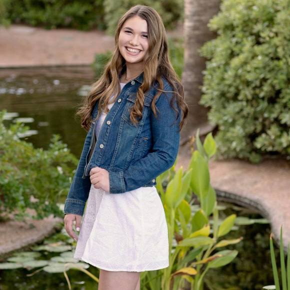 Profile Picture of Alexa Wolfson (@alexa_wolfson) on Poshmark