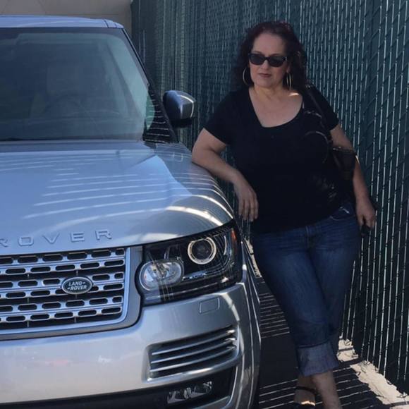 Profile Picture of Olga-adrian Valladares (@valladaresca) on Poshmark