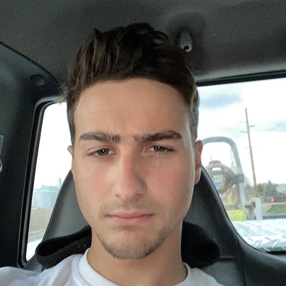 Profile Picture of Max Campbell (@maxcampbell) on Poshmark