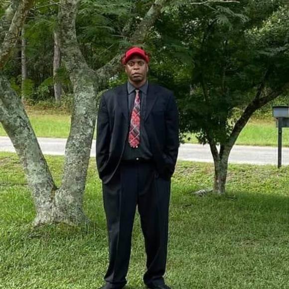 Profile Picture of Mark Pridgen (@pridgenmark4) on Poshmark
