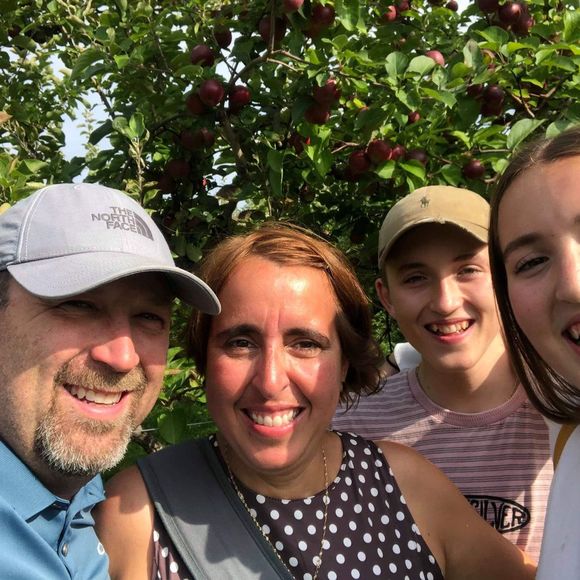 Manon Cantin - Poshmark Profile Picture of Manon Cantin (@manoncantin) on Poshmark