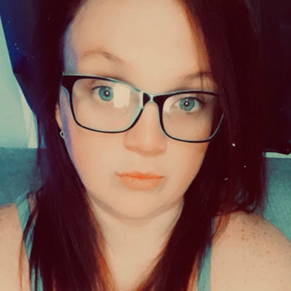 Profile Picture of Rachael Thompson (@rachaelt814) on Poshmark