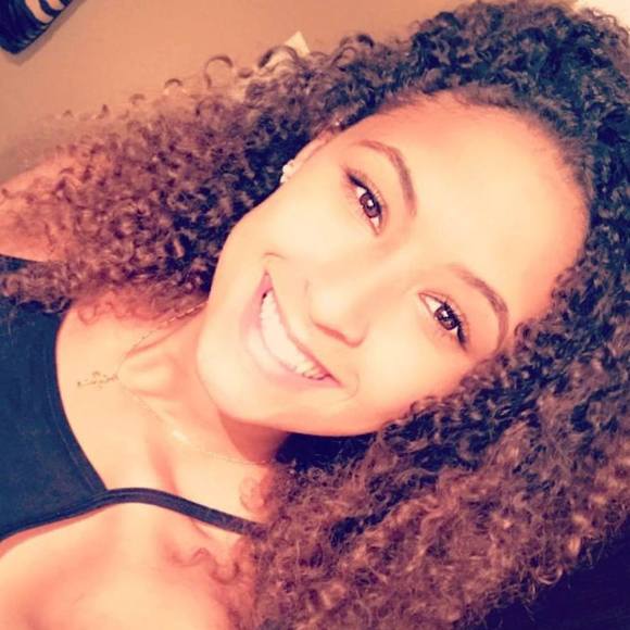 Elisha Manning - Poshmark Profile Picture of Elisha Manning (@elishamanning) on Poshmark