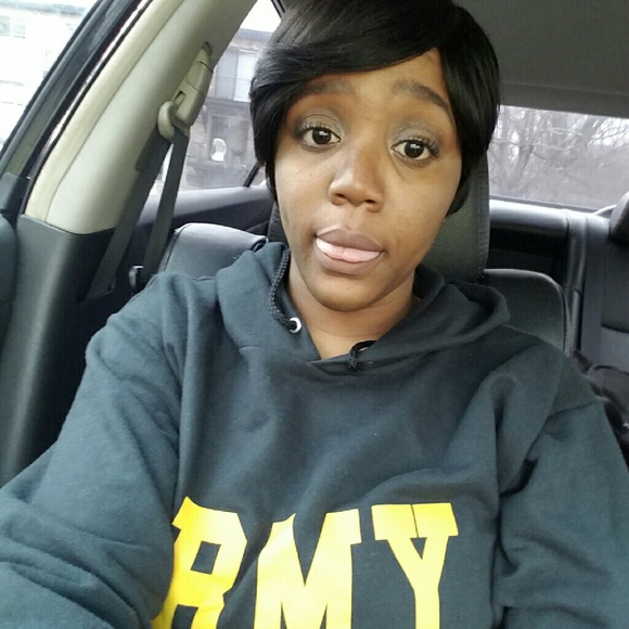 Profile Picture of Myka'el Broomes (@mykiemouse) on Poshmark