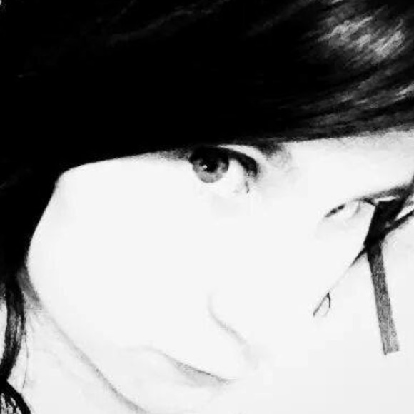 Profile Picture of Audra Hines (@lilaudi) on Poshmark