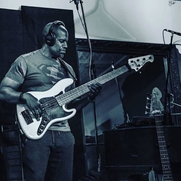 Profile Picture of Basse Bottomsley (@stringsmith) on Poshmark