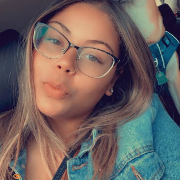 Profile Picture of Tia Kasparian (@tiakasparian) on Poshmark