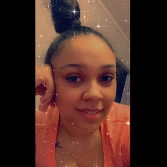 Profile Picture of Tamara Rohme (@rohmetamara) on Poshmark