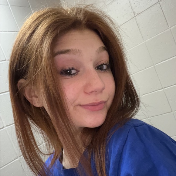 Profile Picture of Sabrina Chiacchiaro (@schiacchiaro97) on Poshmark